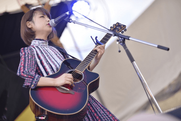 山崎彩音